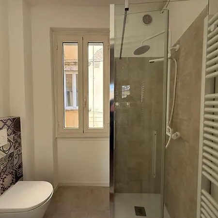 Elegant With Exclusive Terrace In Downtown アパート