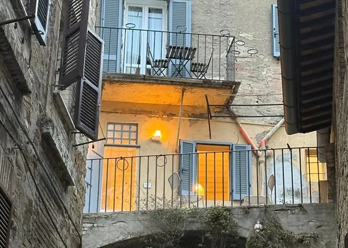 Elegant With Exclusive Terrace In Downtown Perugia